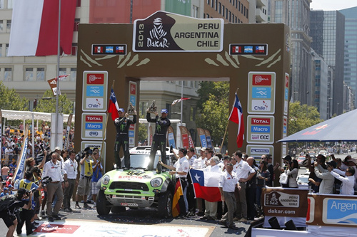 2013年达喀尔拉力赛：MINI恭贺Monster Energy X-raid车队及彼得·汉塞尔连续第二年夺魁