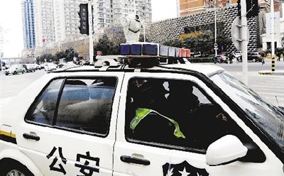 揭秘郑州流动抓拍警车 每小时抓拍20起交通违法