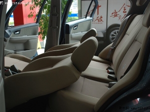 天语SX4三厢空间座椅 9图