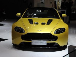 阿斯顿.马丁V12 Vantage