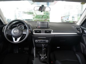 Mazda3 昂克赛拉三厢内饰 1图